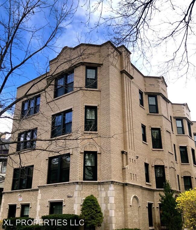 Building Photo - 5547 N Lakewood Ave