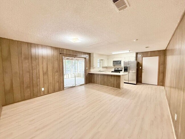 Foto del edificio - 6486 Kembro Rd