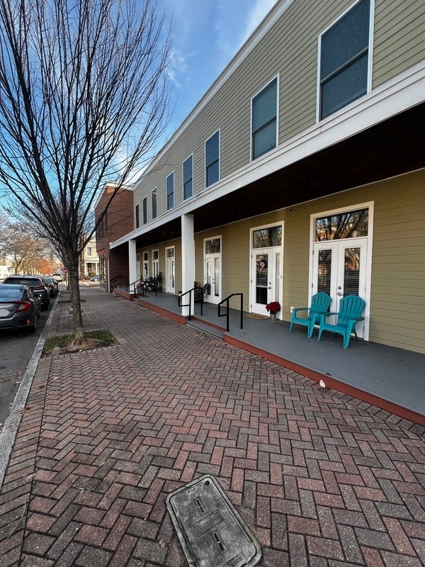 Primary Photo - 323 N 24th St