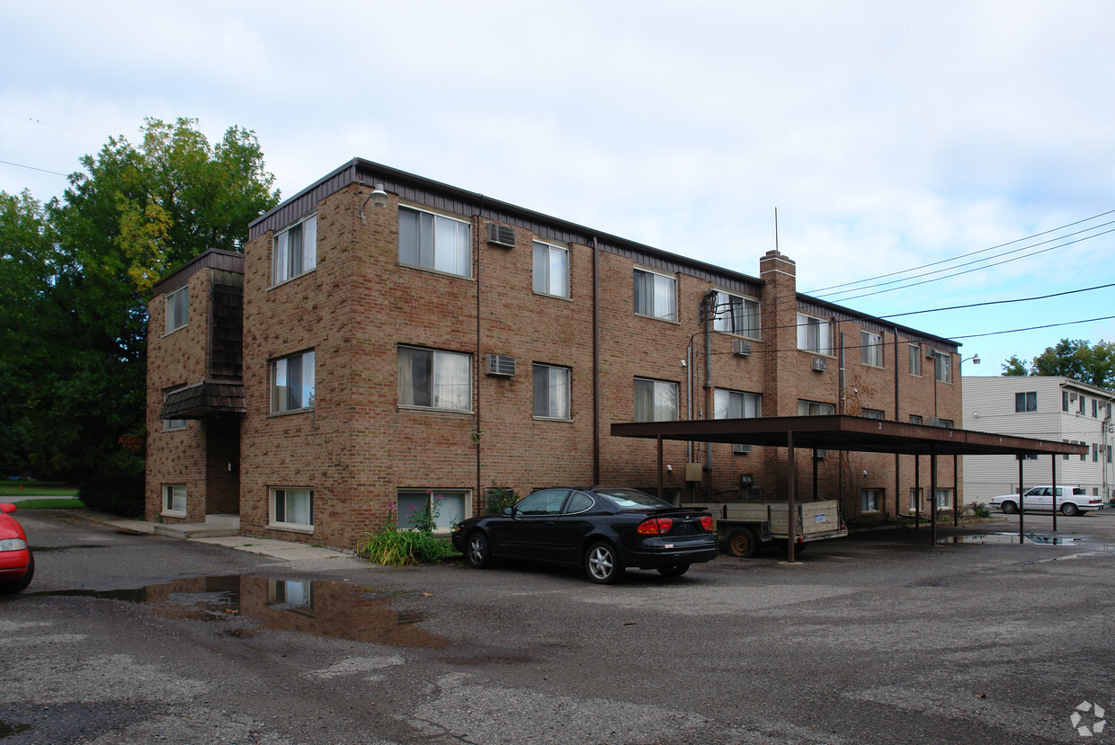 Building Photo - Camelot Apartments