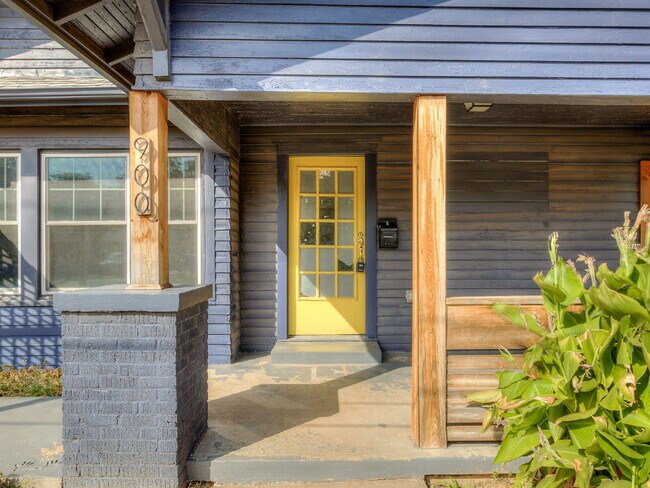 Foto del edificio - Beautifully Updated Bungalow!