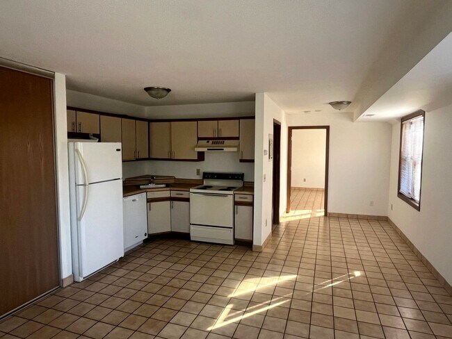 Foto del edificio - 1053 Cromwell Ave