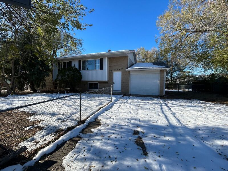 Primary Photo - 1456 Bonita Dr