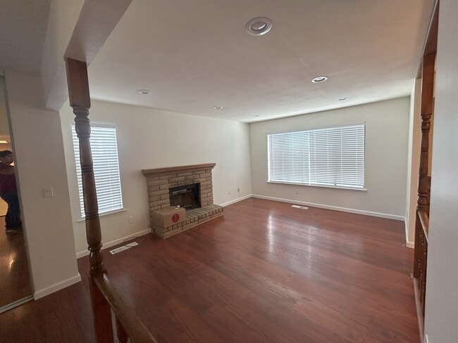 Building Photo - 1312 Shaddick Dr