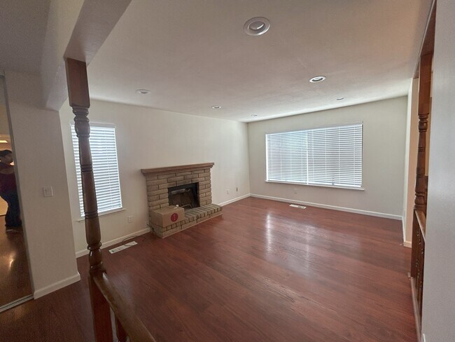 Foto del edificio - 1312 Shaddick Dr
