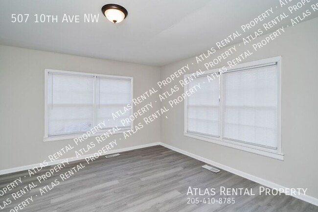 Building Photo - 507 10th Ave NW