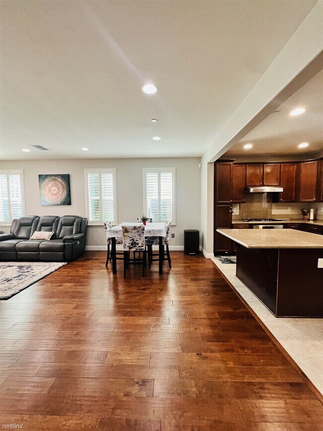 Building Photo - 4 br, 3 bath House - 3084 Vittoria Loop