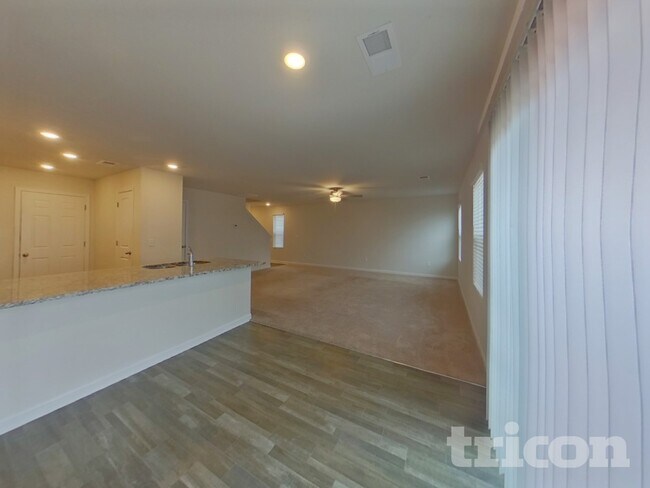 Foto del edificio - 4012 Reinfield Dr