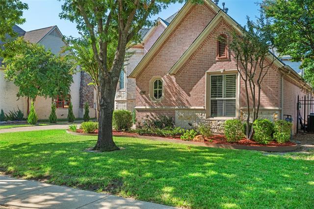 Building Photo - 1925 Manor Way Dr