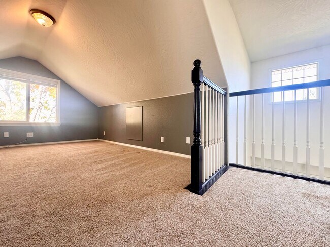 Foto del edificio - 4 Bedroom Available now in Meridian