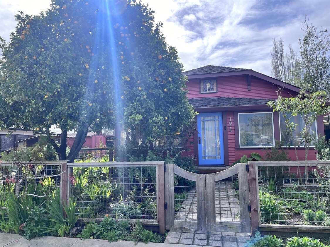 Primary Photo - 125 Naglee Ave