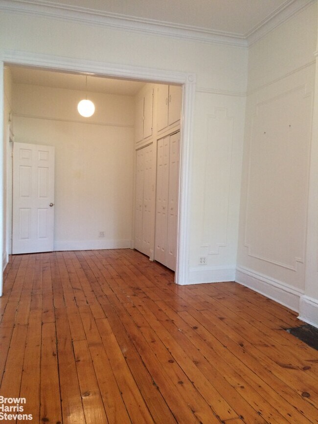 Foto del edificio - Parlor Floor 2 BR with Shared Garden