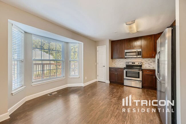 Building Photo - 610 N Branch Ct