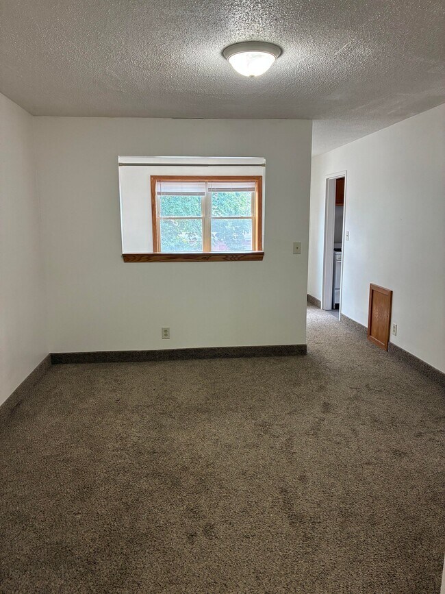 Foto del edificio - 2150 W 8th St