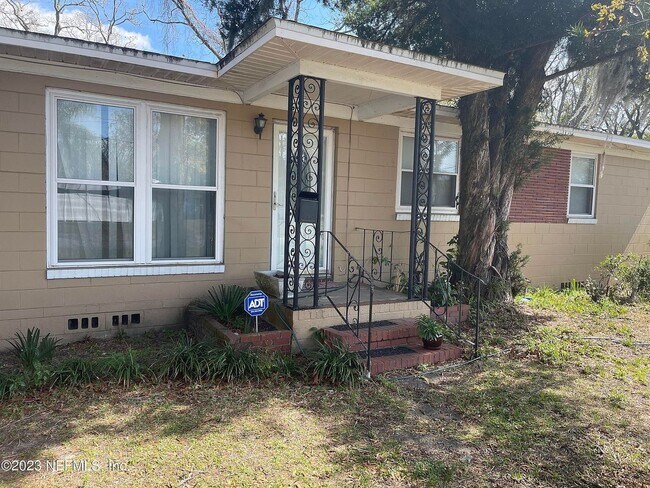 Foto del edificio - 3 Bedrooms 2 Bathroom Great Block Home