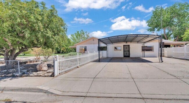 Foto del edificio - 9402 Claremont Ave NE