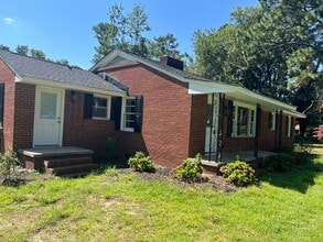 Building Photo - 202 Silver Bluff Rd