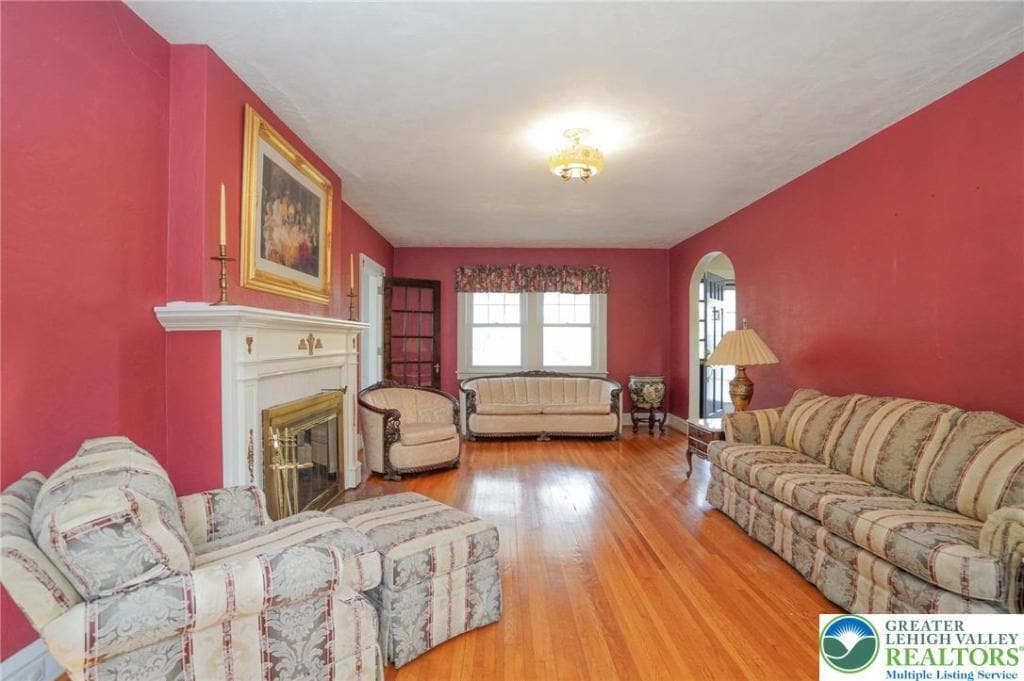 Primary Photo - 1823 Howard Ave