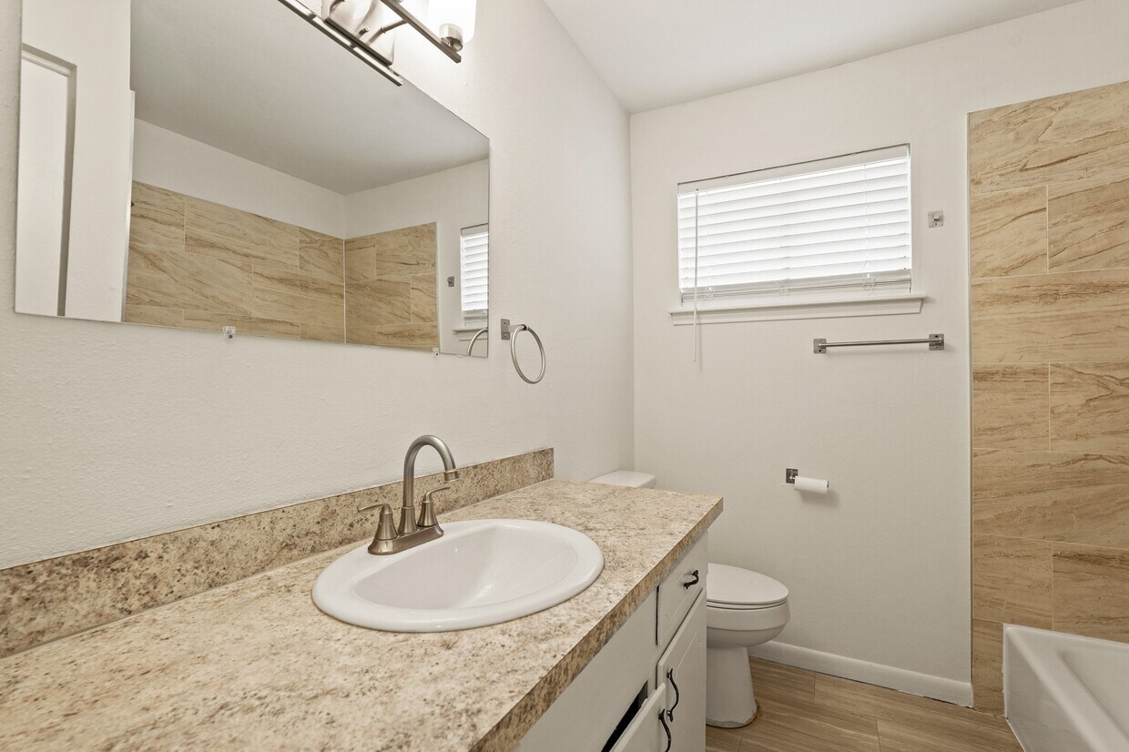 Foto principal - 9318 Autauga St