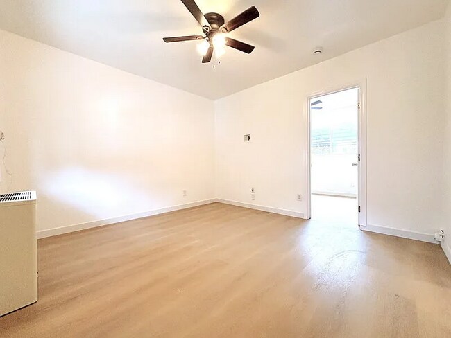 Foto del edificio - 727 E 81st St