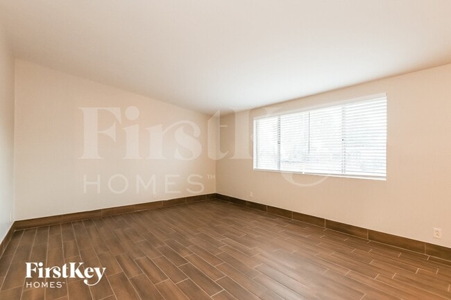 Building Photo - 8940 E Pine Valley Dr