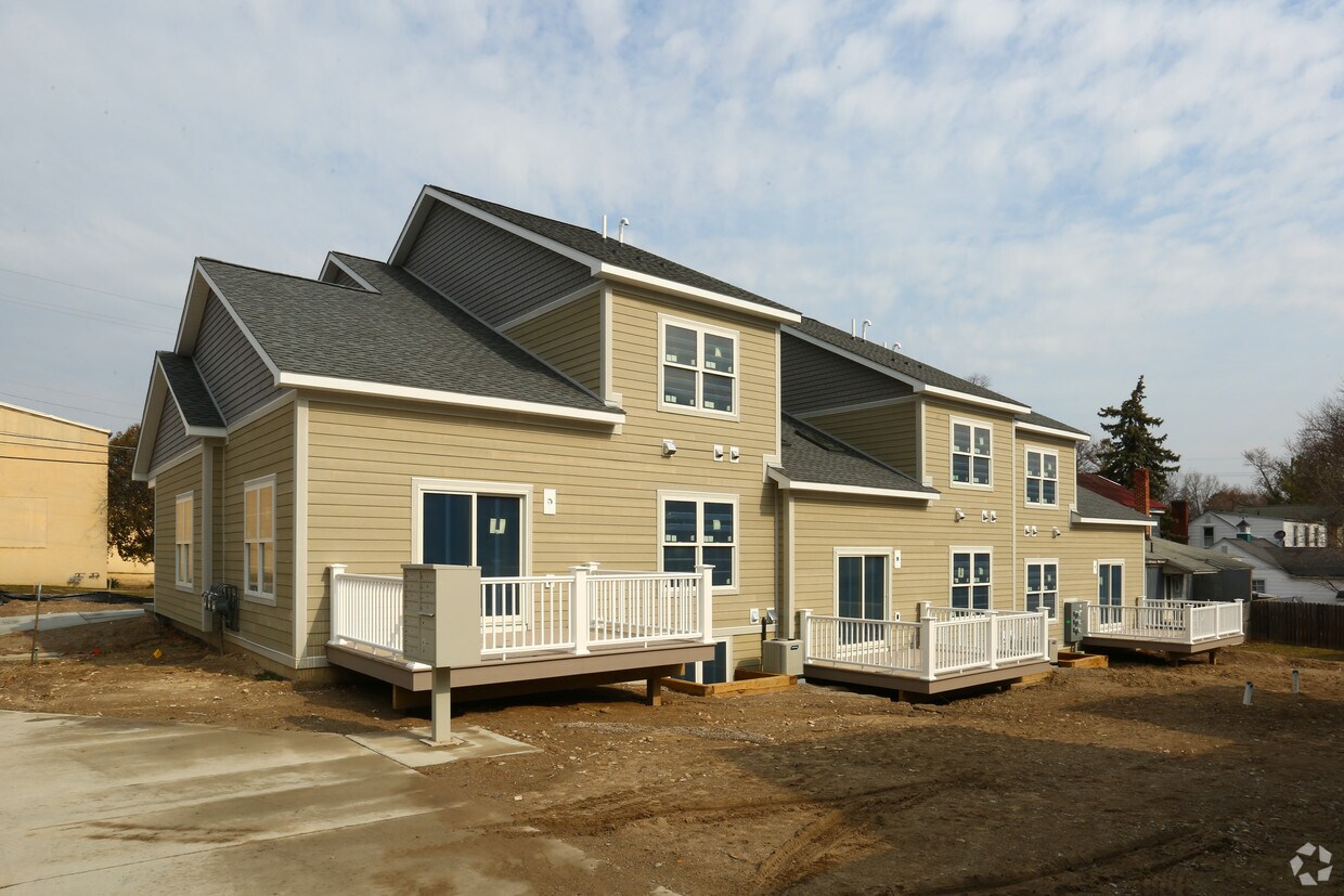 Risdon Heights Apartments in Saline, MI