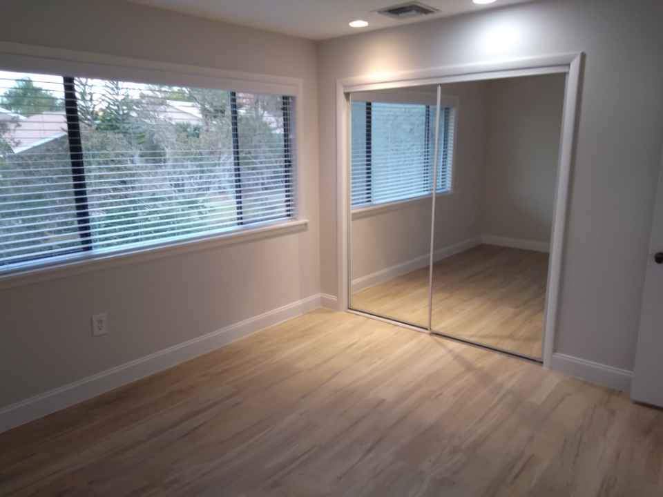 Foto del edificio - 5933 Windhover Dr