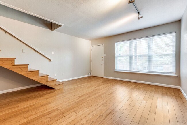 Foto del edificio - Modern One Bedroom Apartment in North Oak ...