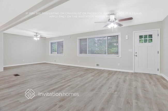 Foto del edificio - 944 Betty Dr