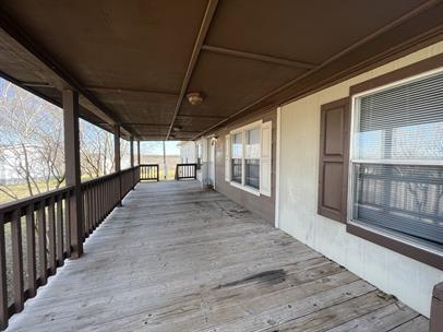 Foto del edificio - 99 Roots Rd