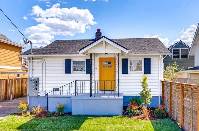2 bedroom, 1 bath house now available in North Portland! Piedmont Neighborhood! - 2 bedroom, 1 bath house now available in North Portland! Piedmont Neighborhood!