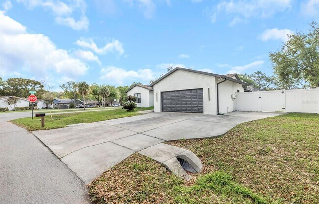 Building Photo - 4030 Fieldgreen Pl