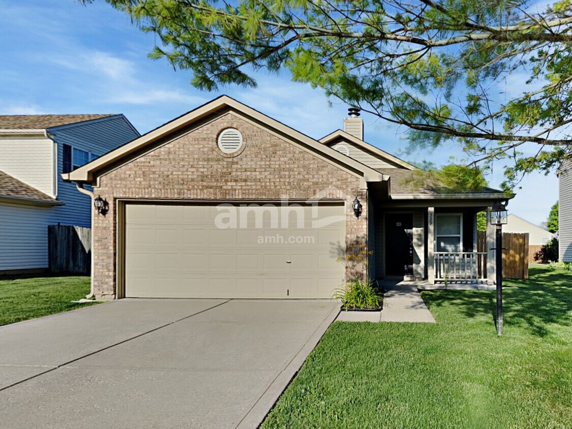 Foto principal - 329 Bent Stream Ln