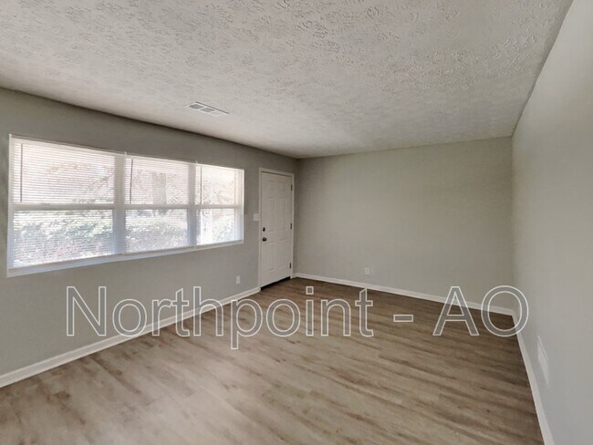 Building Photo - 2410 Cheryl Lynne Ln