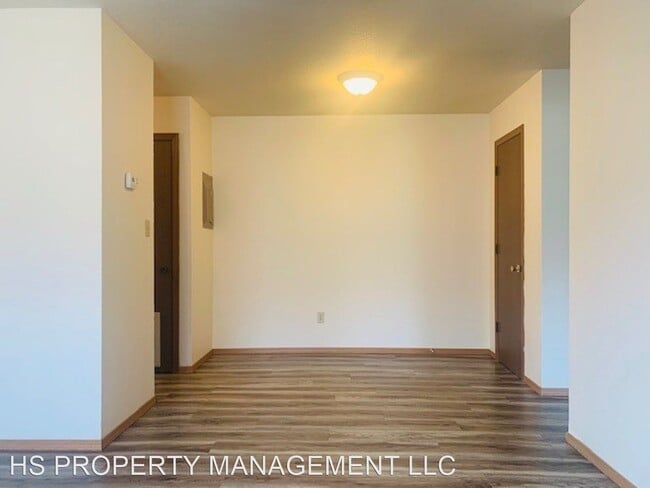 Building Photo - 815-819 N Cedarbrook Ave