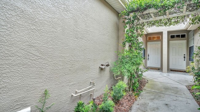Building Photo - Charming 2-Bedroom Townhome in Windsor Pla...
