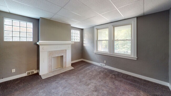 Building Photo - Renovated 3 Bed 1 Bath House for Rent
