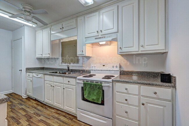 Foto del edificio - 1061 Cone Rd