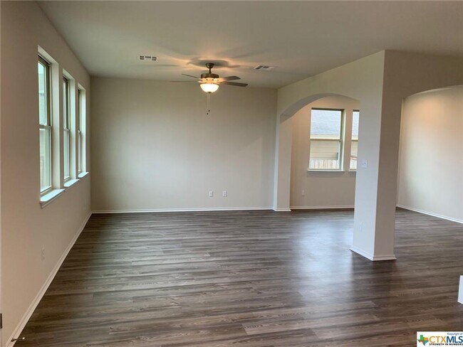 Foto del edificio - 161 Gray Wolf Dr