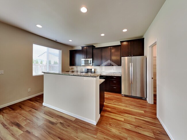 Foto del edificio - 2681 Moore Ave