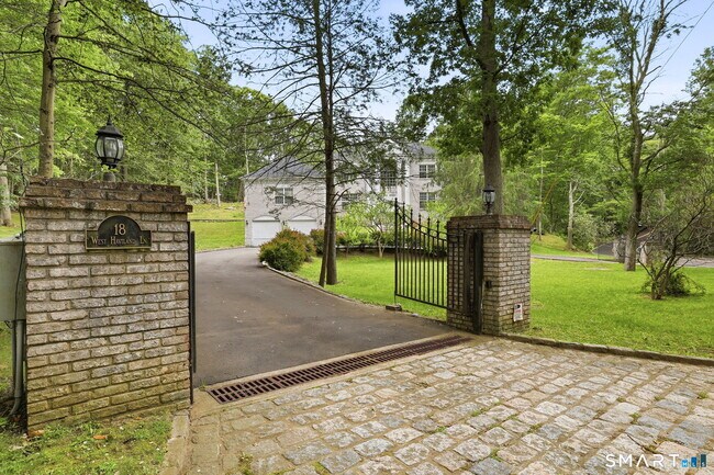 Building Photo - 18 W Haviland Ln