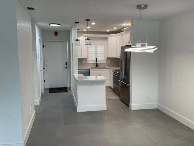 Photo - 3605 NE 32nd Ave Apartment