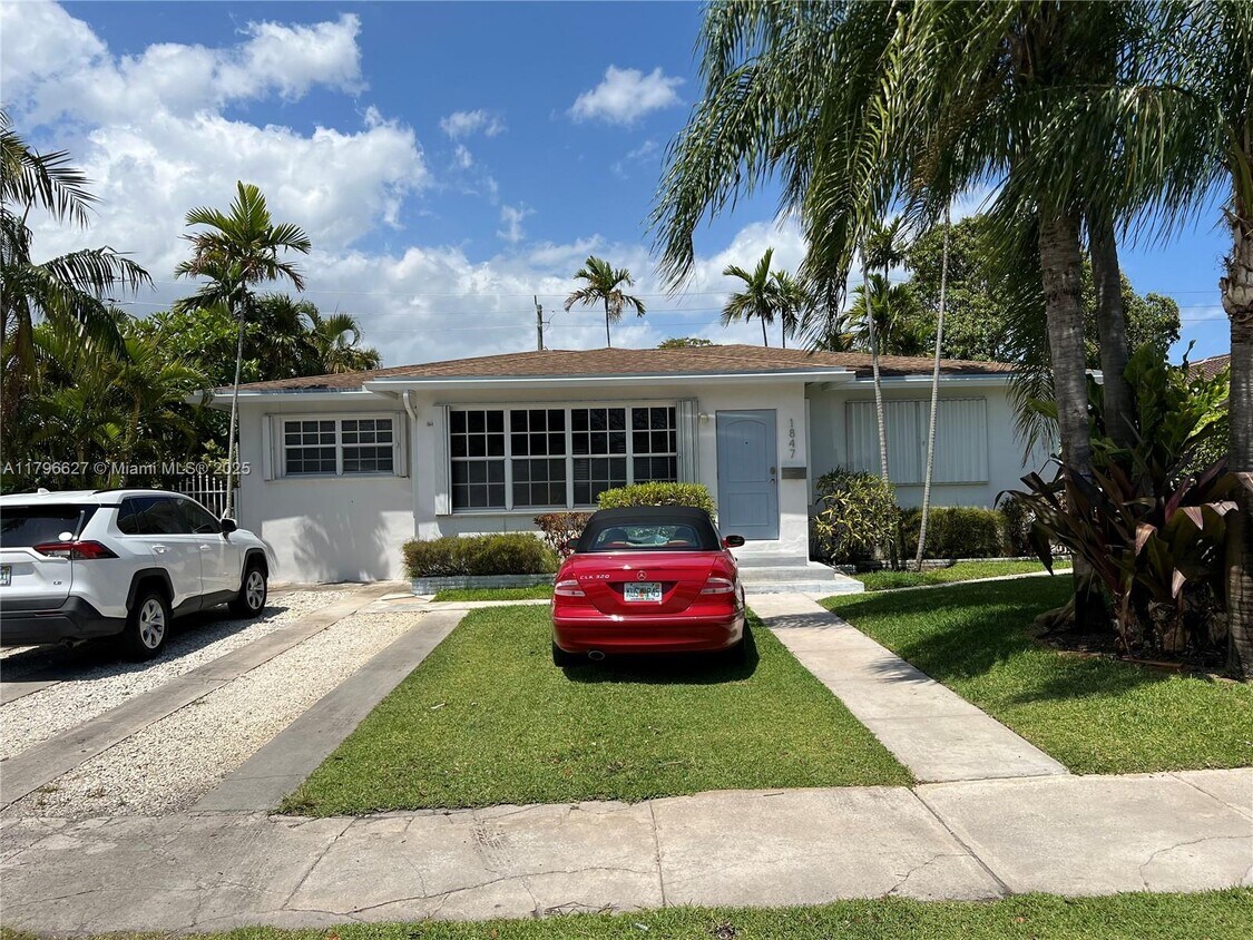Foto principal - 1847 Wiley St