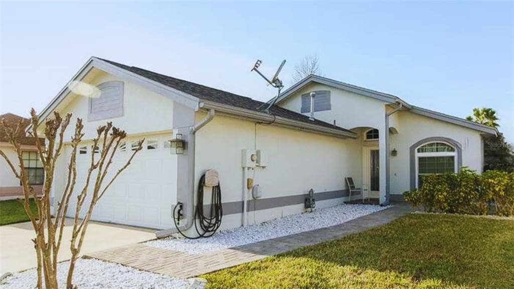 Building Photo - 5668 Parkview Lake Dr