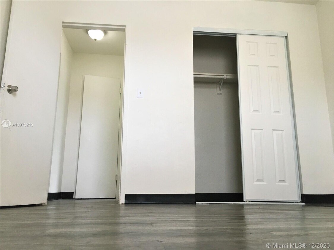 Foto del edificio - 410 NW 7th St