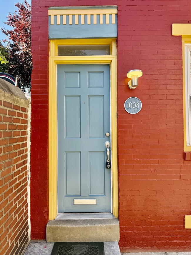 Building Photo - 1008 Salter St