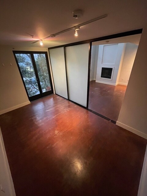 Building Photo - 363 Valencia St