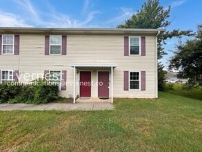 Building Photo - 1587 Chariot Dr