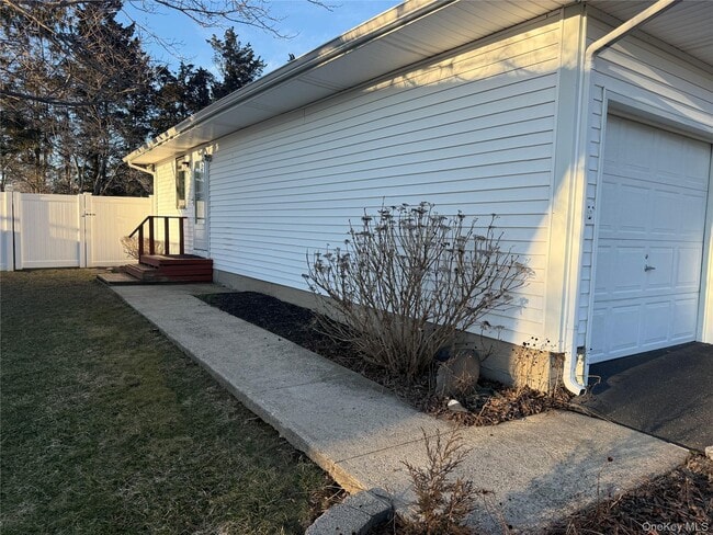 Building Photo - 15 Donald St