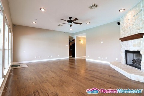 Foto del edificio - 9102 N Humble Camp Rd
